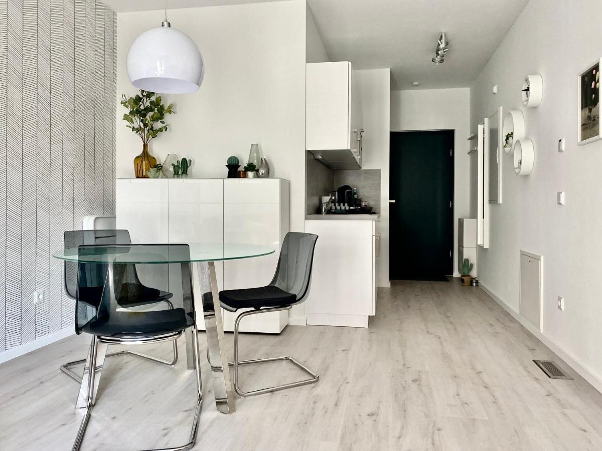 Modernes Apartment, Terrasse Und Garten Am Lilienthalpark Im Suedwesten Berlins מראה חיצוני תמונה